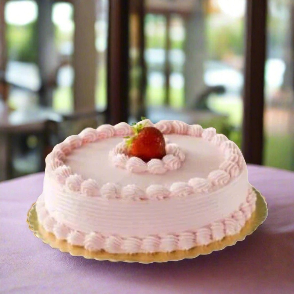 Strawberry half kg cake