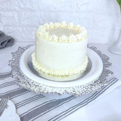 White velvet half kg cake