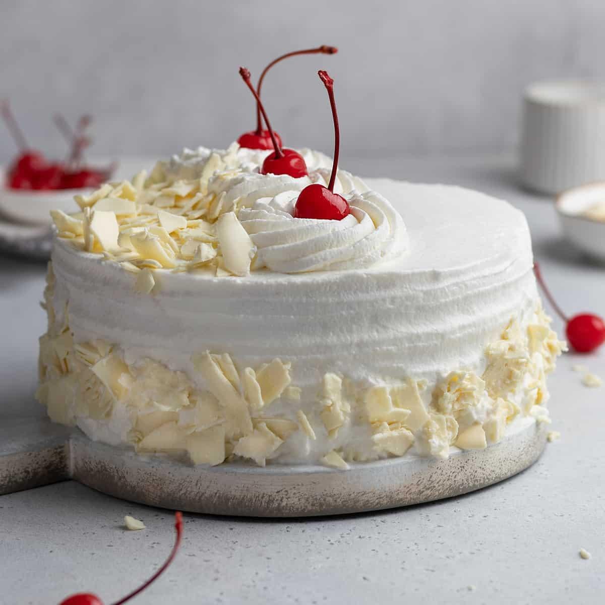 White forest 1kg cake